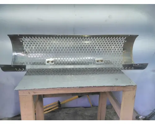 FREIGHTLINER FLD120 SD MUFFLER SHIELD