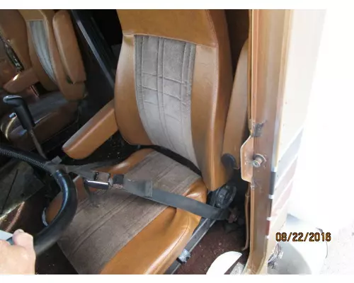 FREIGHTLINER FLD120 SD SEAT, FRONT