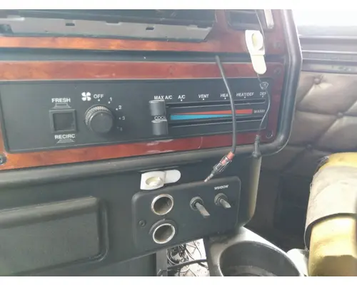 FREIGHTLINER FLD120 SD TEMPERATURE CONTROL