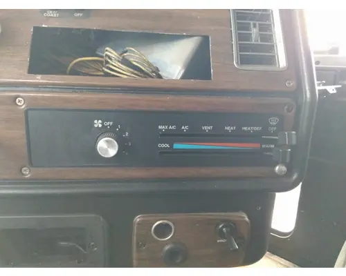 FREIGHTLINER FLD120 SD TEMPERATURE CONTROL
