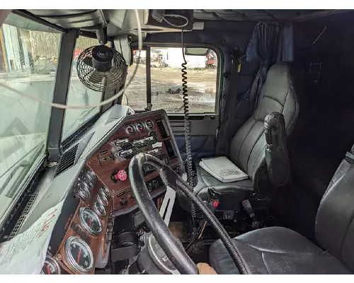 FREIGHTLINER FLD120SD Complete Vehicle