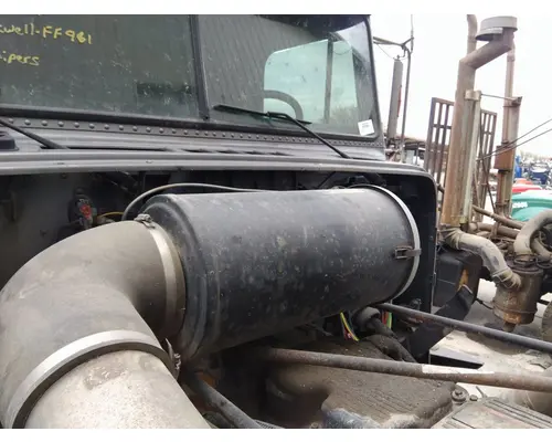 FREIGHTLINER FLD120 AIR CLEANER