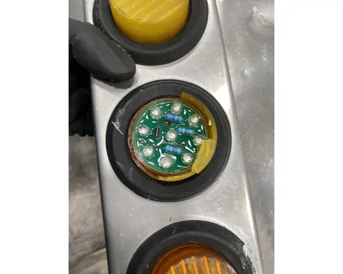 FREIGHTLINER FLD120 Air Cleaner