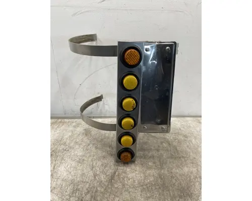 FREIGHTLINER FLD120 Air Cleaner