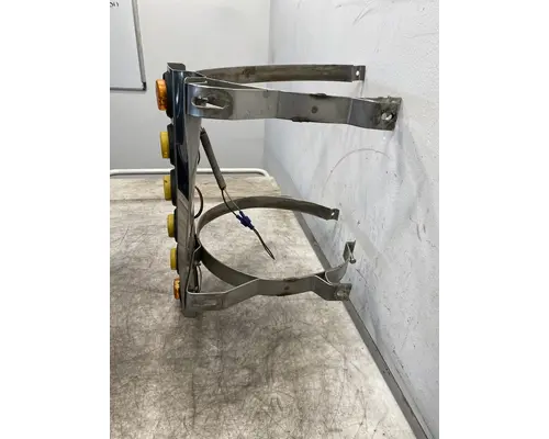 FREIGHTLINER FLD120 Air Cleaner
