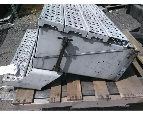 FREIGHTLINER FLD120 BATTERY BOX