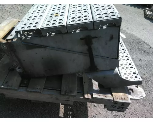 FREIGHTLINER FLD120 BATTERY BOX