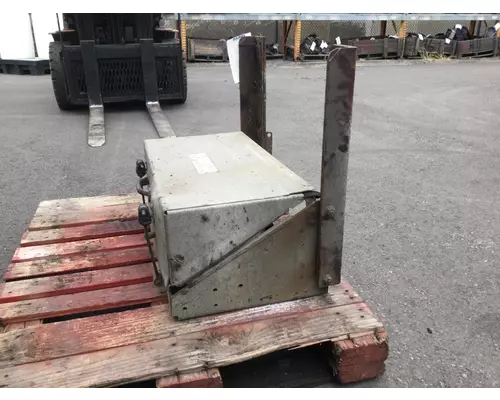 FREIGHTLINER FLD120 BATTERY BOX