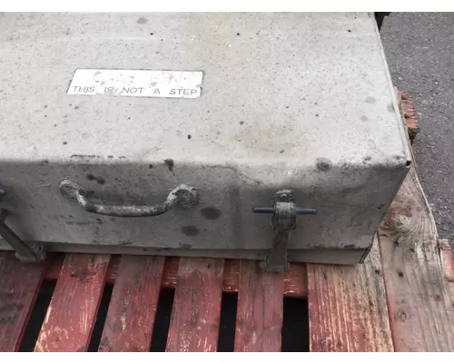 FREIGHTLINER FLD120 BATTERY BOX