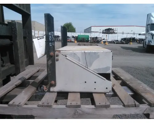 FREIGHTLINER FLD120 BATTERY BOX