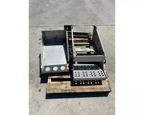 FREIGHTLINER FLD120 Battery Box