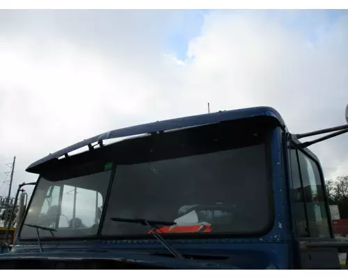 FREIGHTLINER FLD120 CAB CLIP