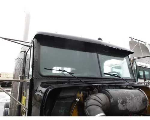 FREIGHTLINER FLD120 CAB CLIP