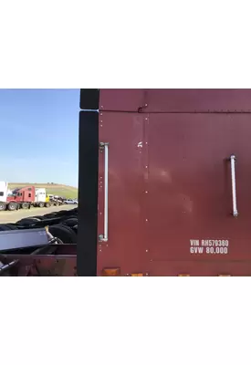 FREIGHTLINER FLD120 CAB EXTENSION