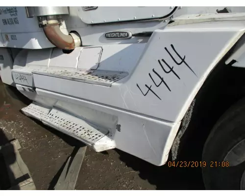 FREIGHTLINER FLD120 CAB SKIRTSIDE FAIRING