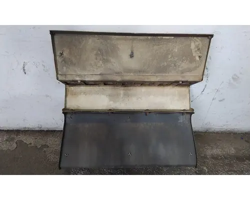 FREIGHTLINER FLD120 CAB SKIRTSIDE FAIRING