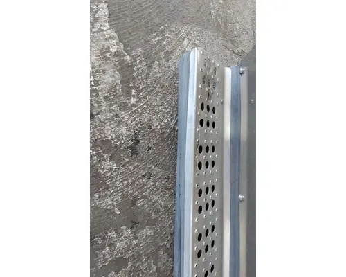 FREIGHTLINER FLD120 CAB SKIRTSIDE FAIRING