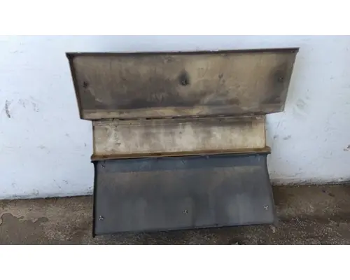 FREIGHTLINER FLD120 CAB SKIRTSIDE FAIRING