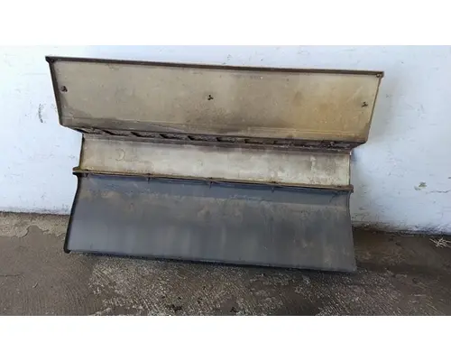 FREIGHTLINER FLD120 CAB SKIRTSIDE FAIRING