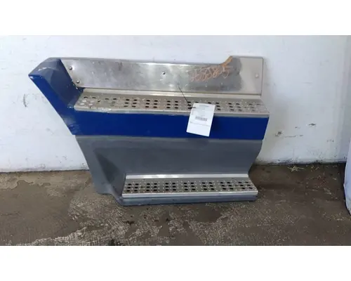 FREIGHTLINER FLD120 CAB SKIRTSIDE FAIRING