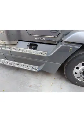 FREIGHTLINER FLD120 CAB SKIRT/SIDE FAIRING