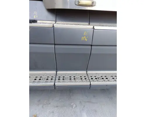 FREIGHTLINER FLD120 CAB SKIRTSIDE FAIRING