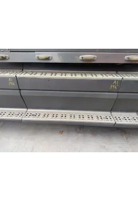 FREIGHTLINER FLD120 CAB SKIRT/SIDE FAIRING