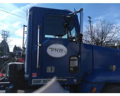 FREIGHTLINER FLD120 CAB