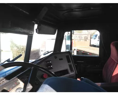 FREIGHTLINER FLD120 CAB