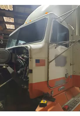 FREIGHTLINER FLD120 CAB