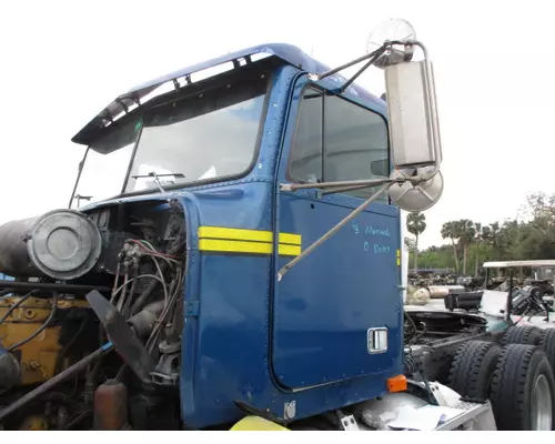 FREIGHTLINER FLD120 CAB