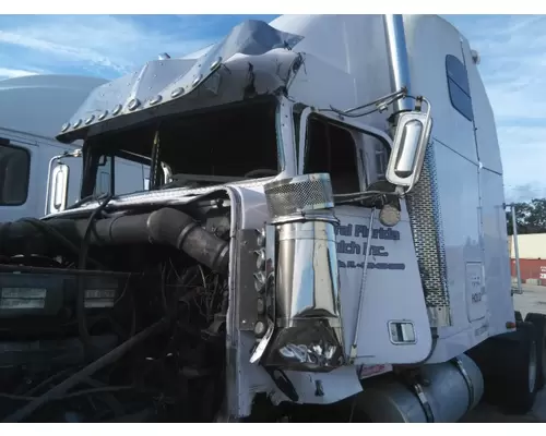 FREIGHTLINER FLD120 CAB