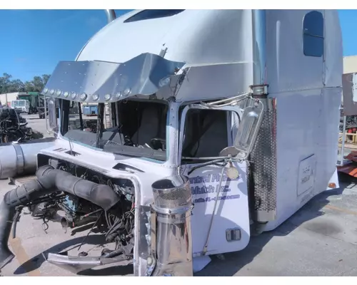 FREIGHTLINER FLD120 CAB
