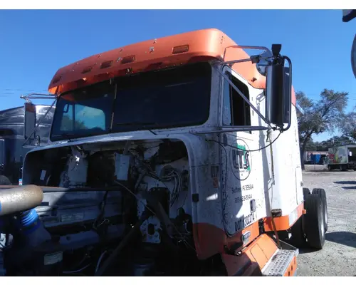 FREIGHTLINER FLD120 CAB
