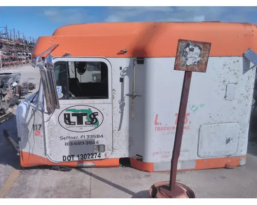 FREIGHTLINER FLD120 CAB