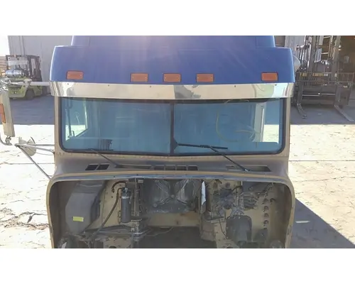 FREIGHTLINER FLD120 CAB