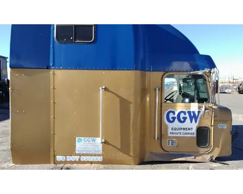 FREIGHTLINER FLD120 CAB