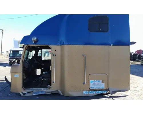 FREIGHTLINER FLD120 CAB