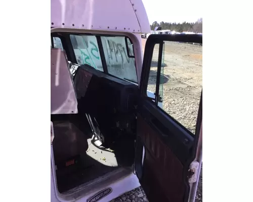 FREIGHTLINER FLD120 CAB