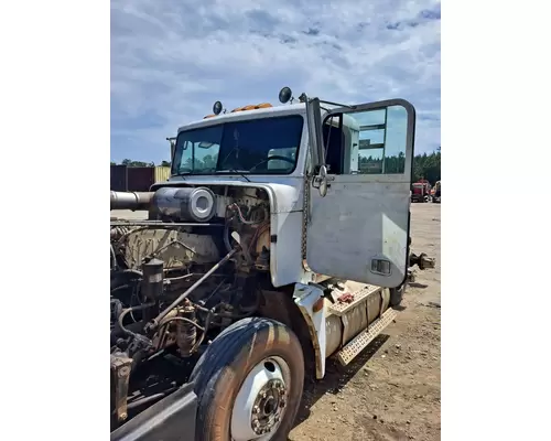 FREIGHTLINER FLD120 CAB