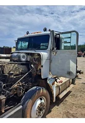 FREIGHTLINER FLD120 CAB