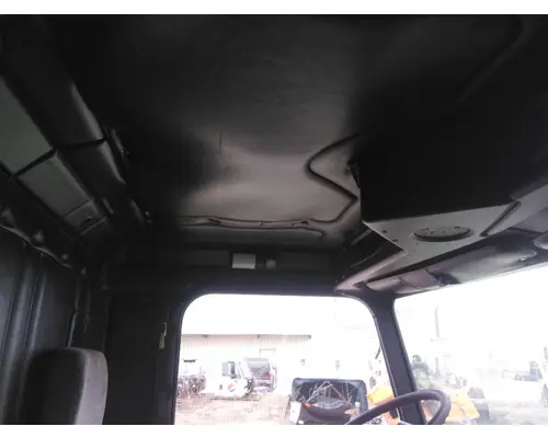 FREIGHTLINER FLD120 CAB