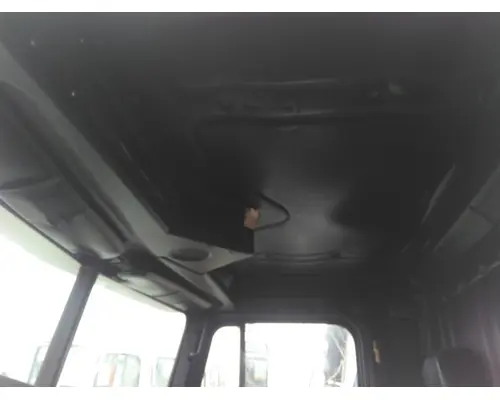 FREIGHTLINER FLD120 CAB