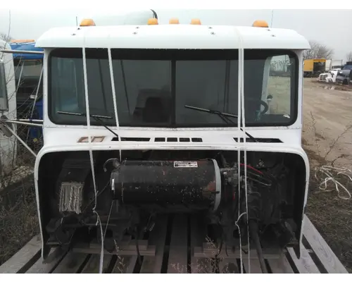 FREIGHTLINER FLD120 CAB