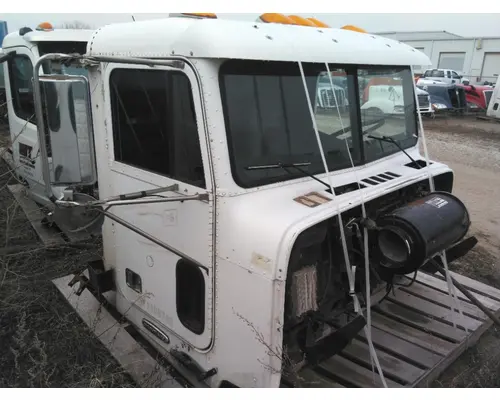 FREIGHTLINER FLD120 CAB