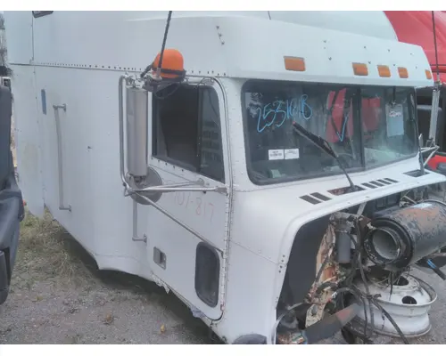 FREIGHTLINER FLD120 CAB