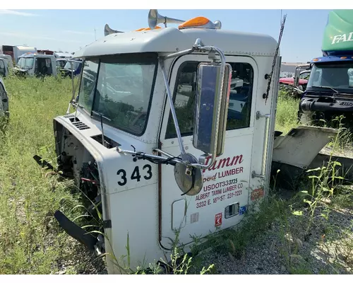 FREIGHTLINER FLD120 Cab Assembly