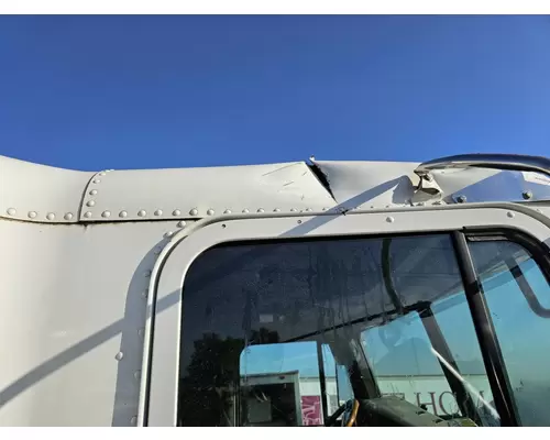 FREIGHTLINER FLD120 Cab Assembly