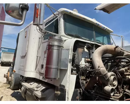 FREIGHTLINER FLD120 Cab Assembly