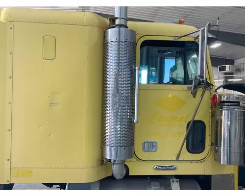 FREIGHTLINER FLD120 Cab Assembly